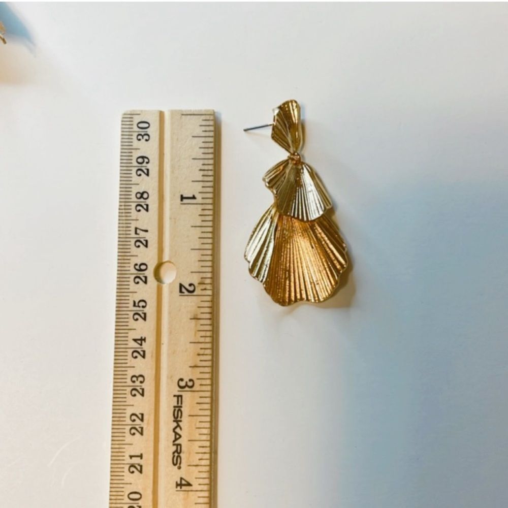 Petal drop earrings in gold #503 - Picture 3 of 4